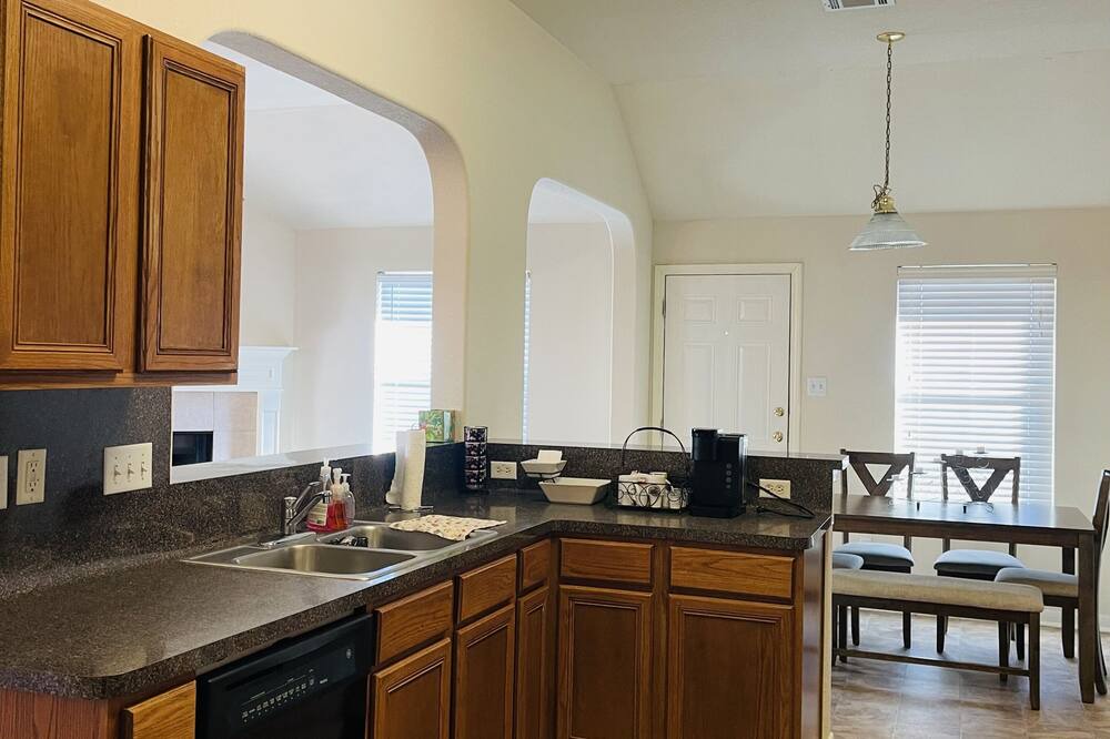 Photo of Kitchen in Porter