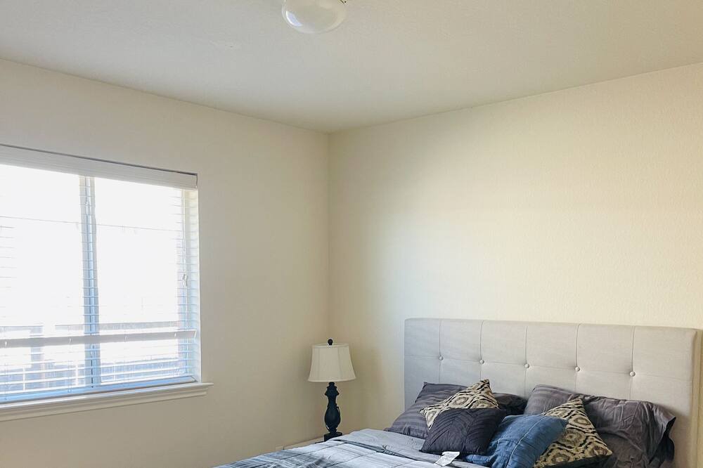 Photo of Bedroom in Porter