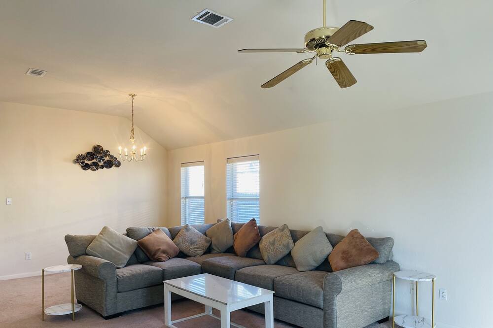 Photo of Livingroom in Porter