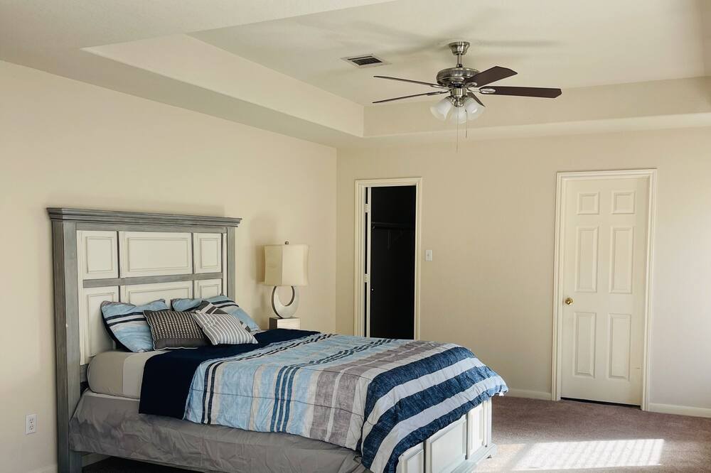 Photo of Bedroom in Porter