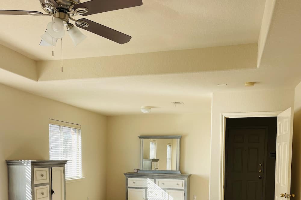 Photo of Bedroom in Porter