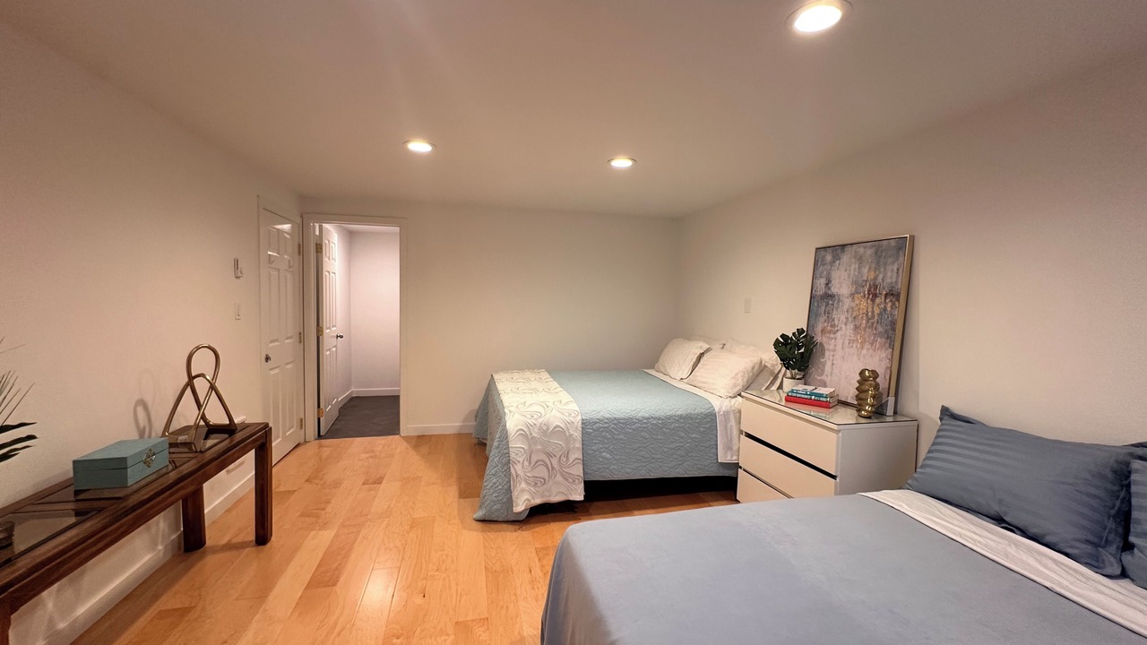 Photo of Others in Inglewood-Finn Hill