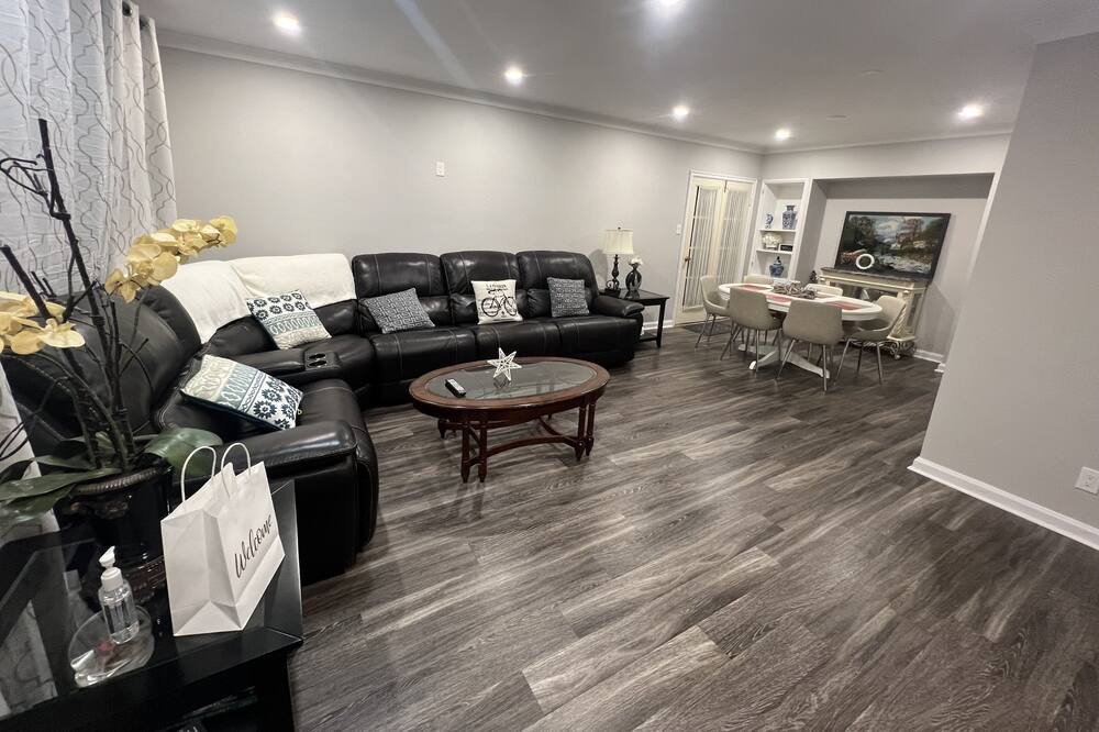 Photo of Livingroom in Midtown Toronto