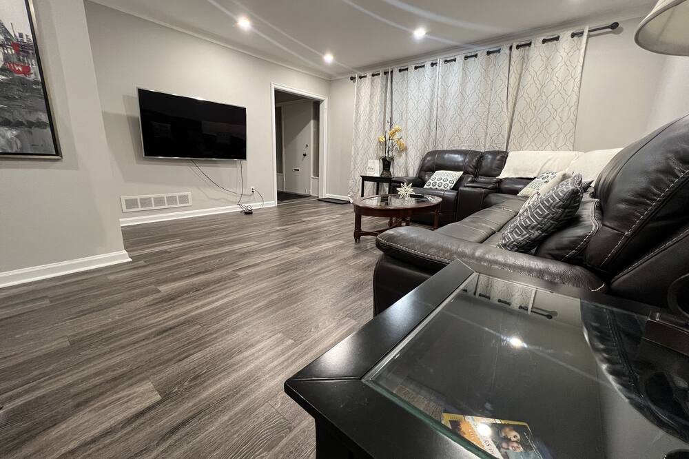 Photo of Livingroom in Midtown Toronto