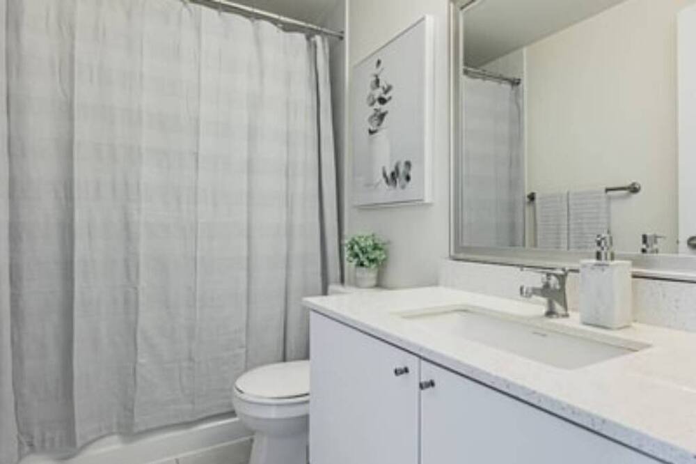 Photo of Bathroom in Hurontario