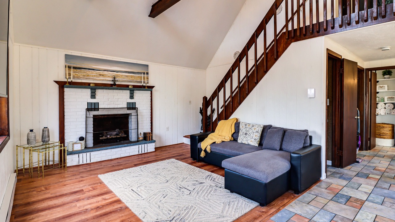 Photo of Livingroom in Long Pond