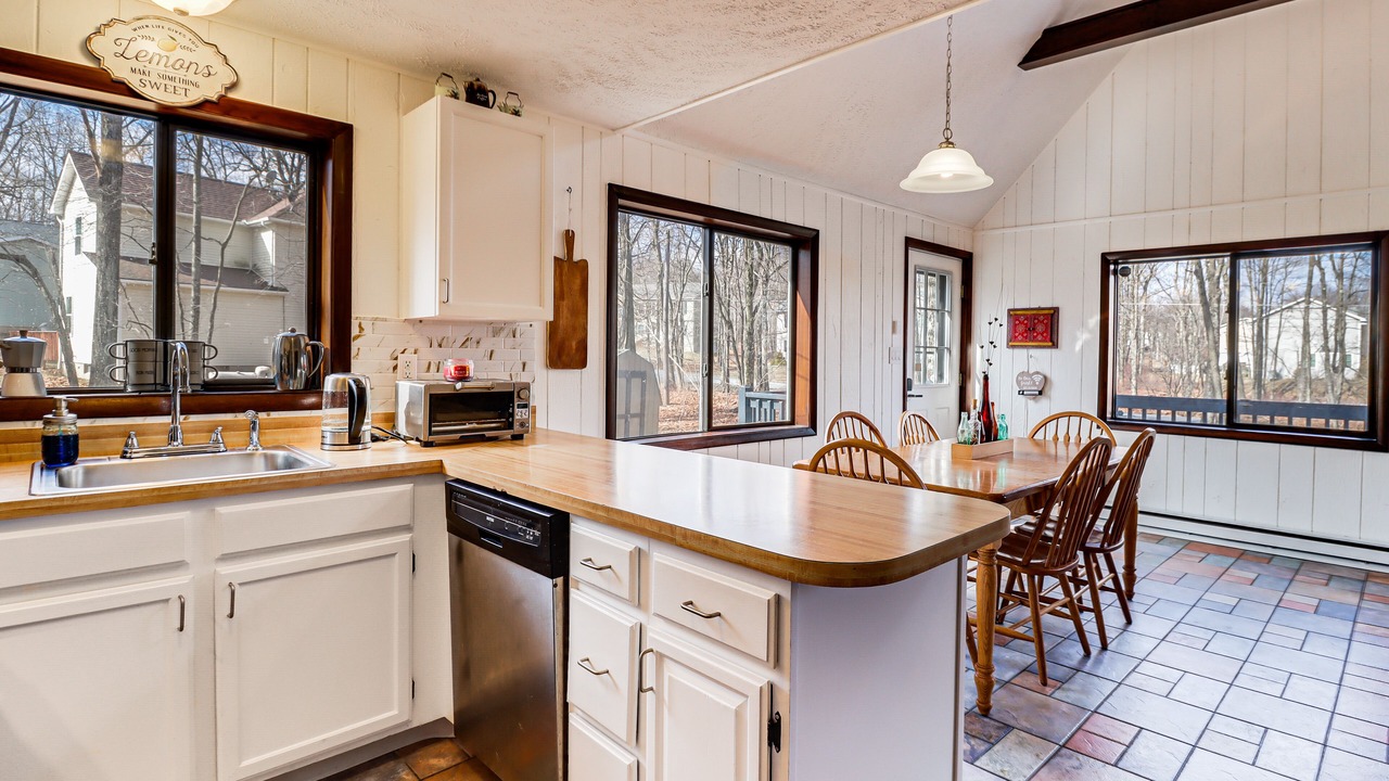 Photo of Kitchen in Long Pond