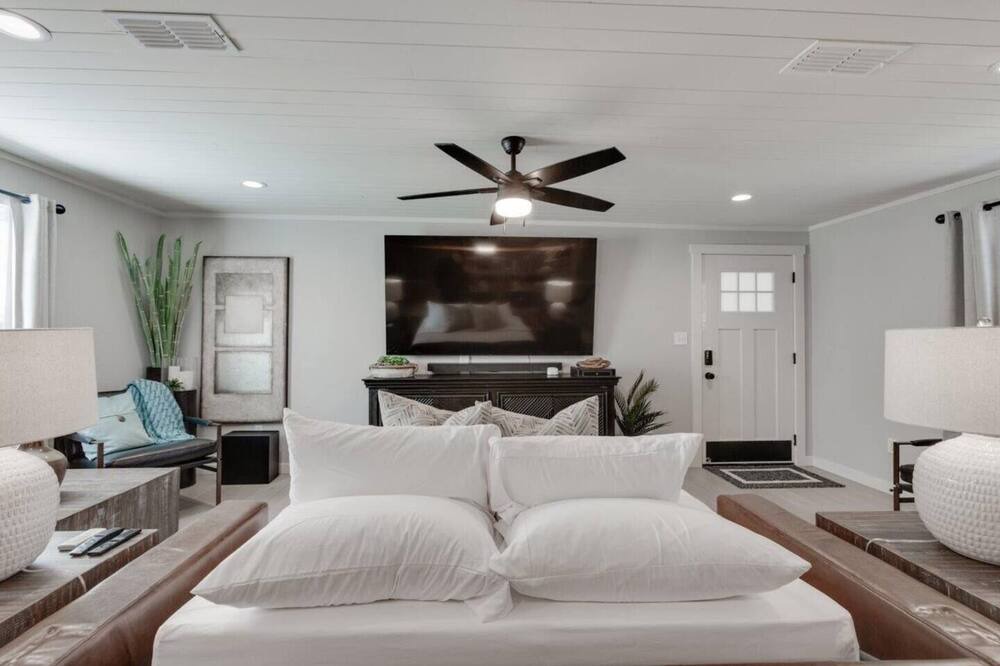 Photo of Livingroom in Pilot Point