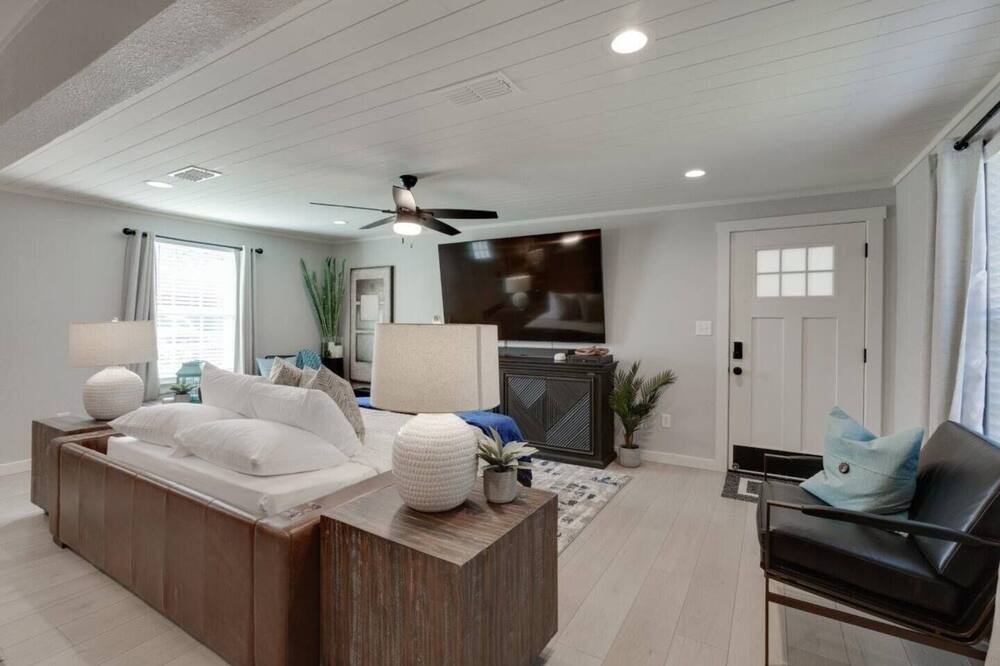 Photo of Livingroom in Pilot Point