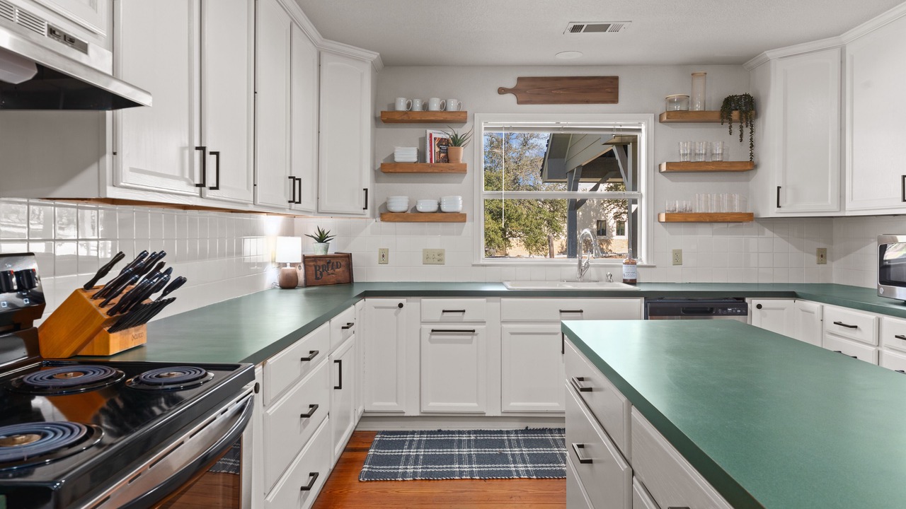 Photo of Kitchen in Leon Junction
