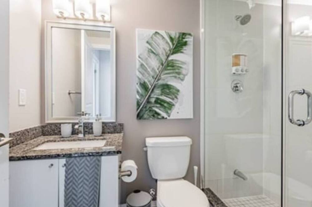 Photo of Bathroom in Hurontario