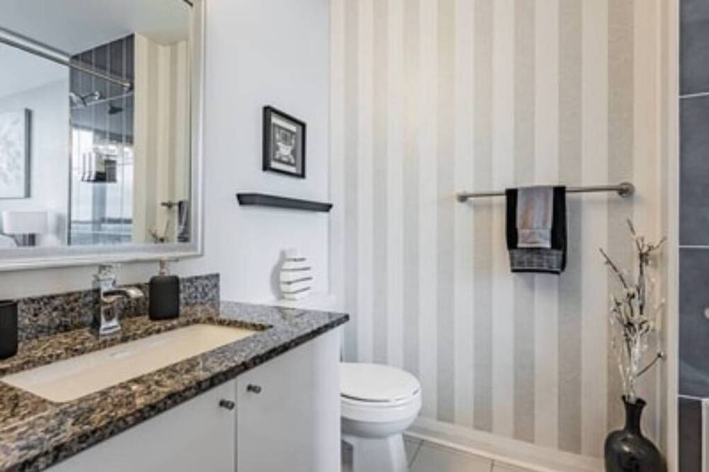 Photo of Bathroom in Hurontario