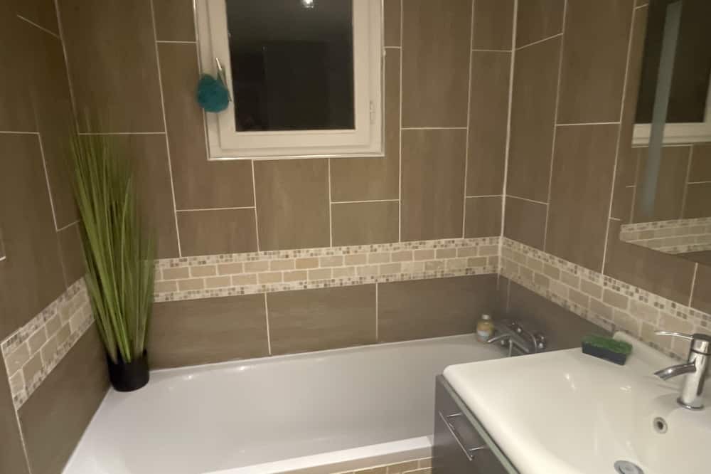 Photo of Bathroom in Ruaudin