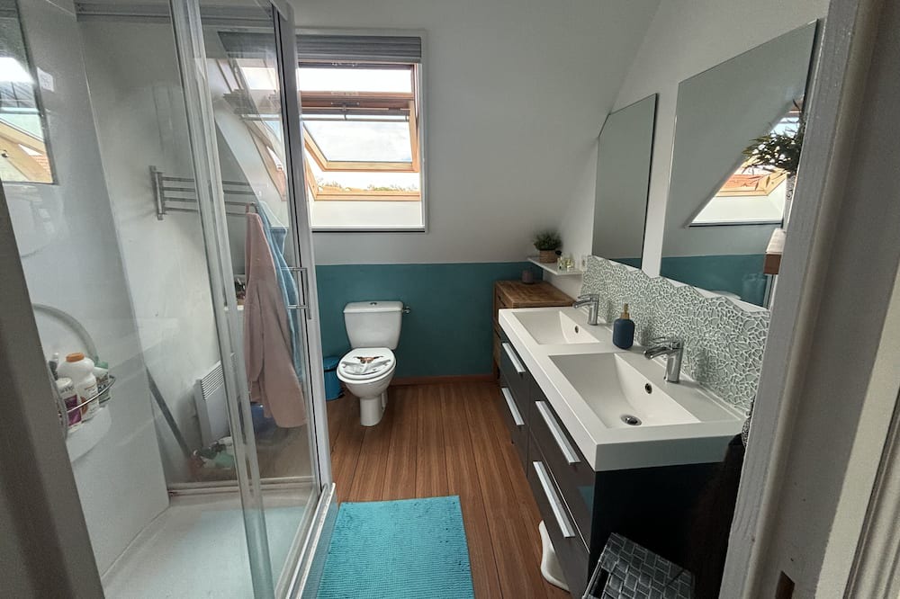 Photo of Bathroom in Ruaudin