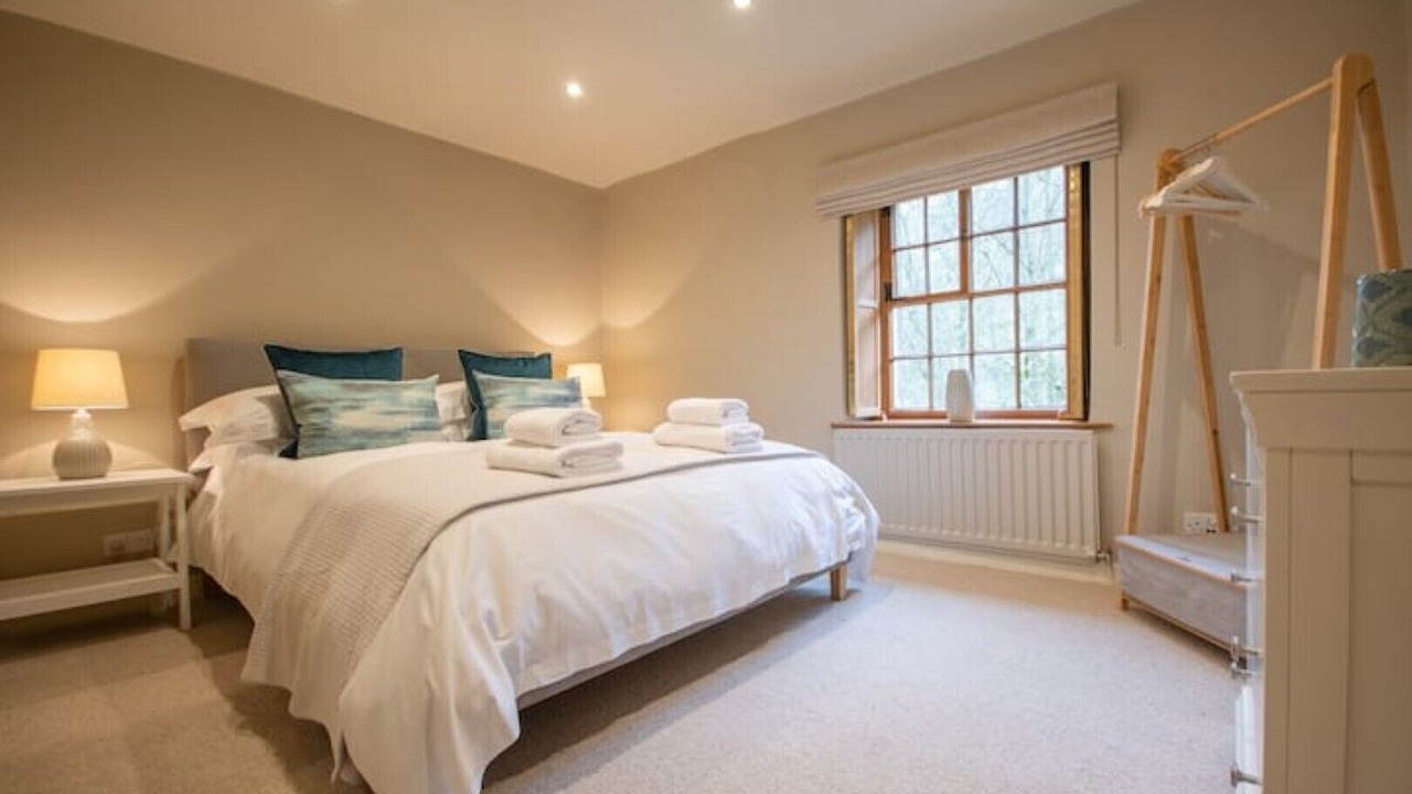 Photo of Others in Alstonfield