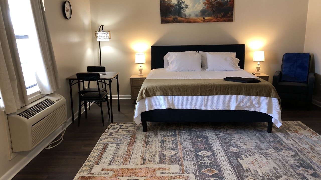 Photo of Bedroom in Stamps