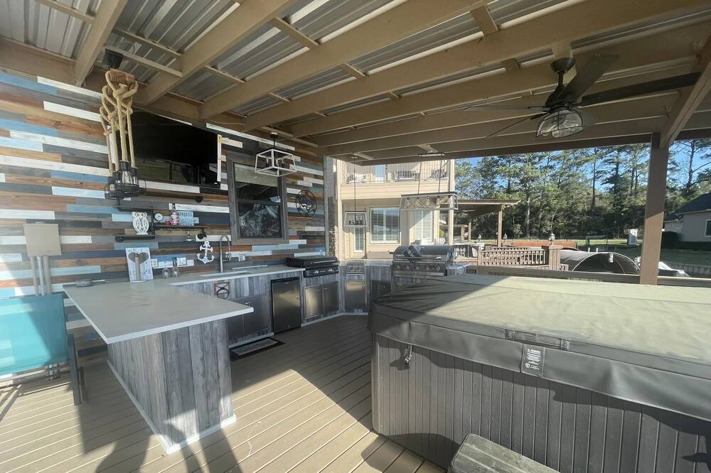 Photo of Outdoor in Montgomery