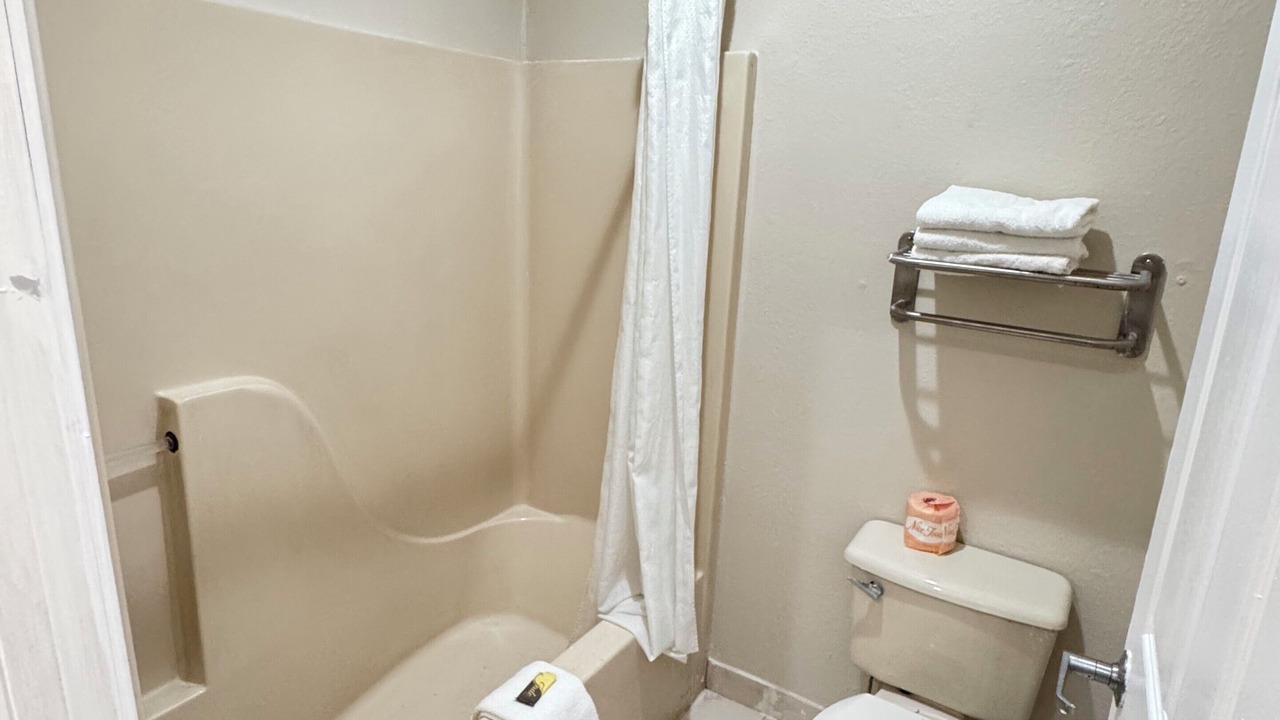 Photo of Bathroom in Union City
