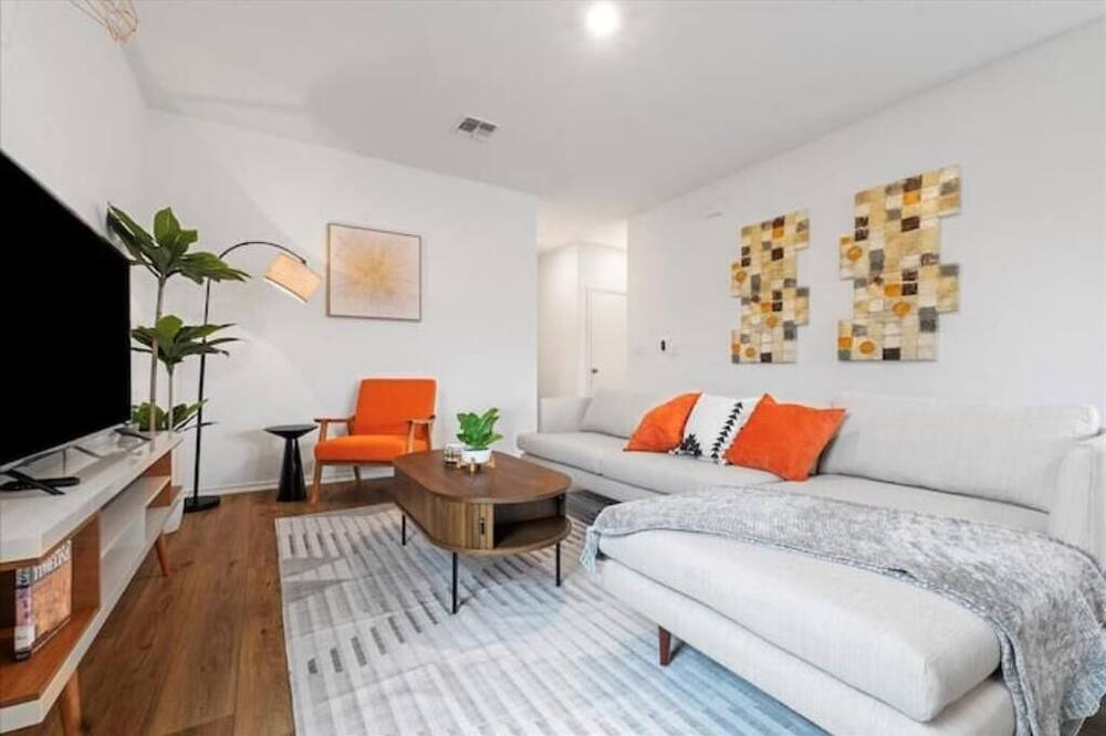 Photo of Livingroom in Del Valle