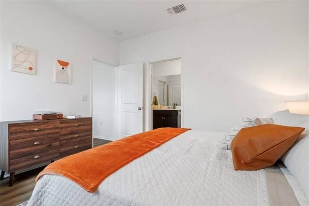 Photo of Bedroom in Del Valle