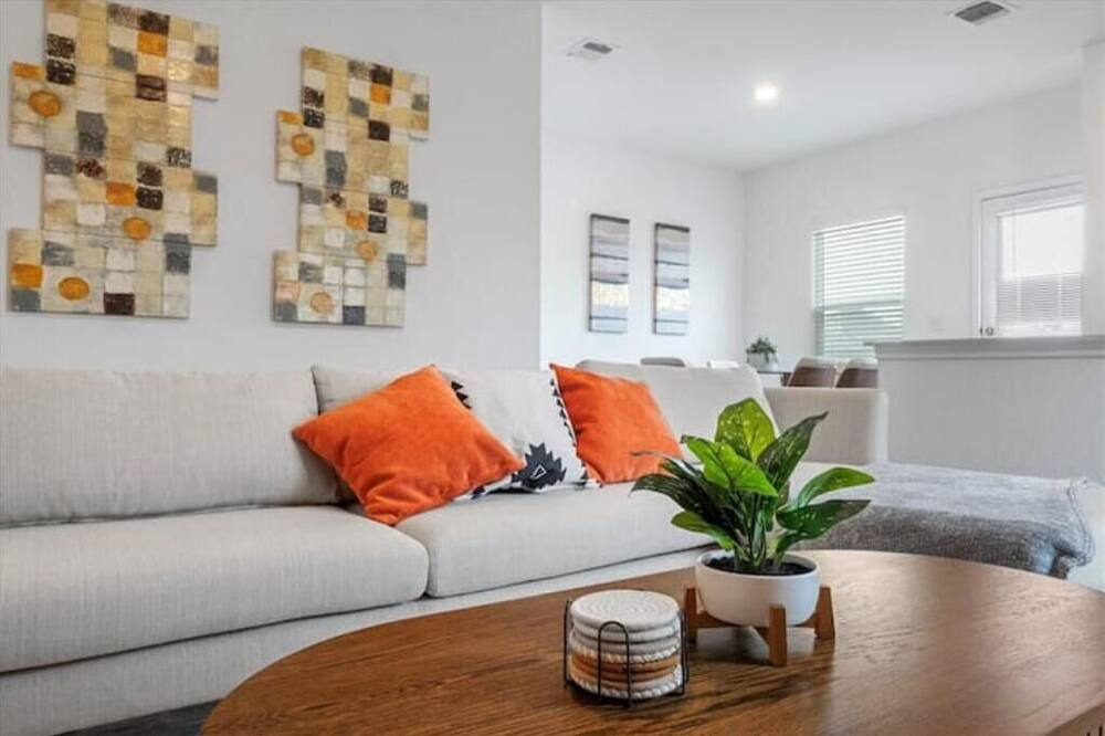 Photo of Livingroom in Del Valle
