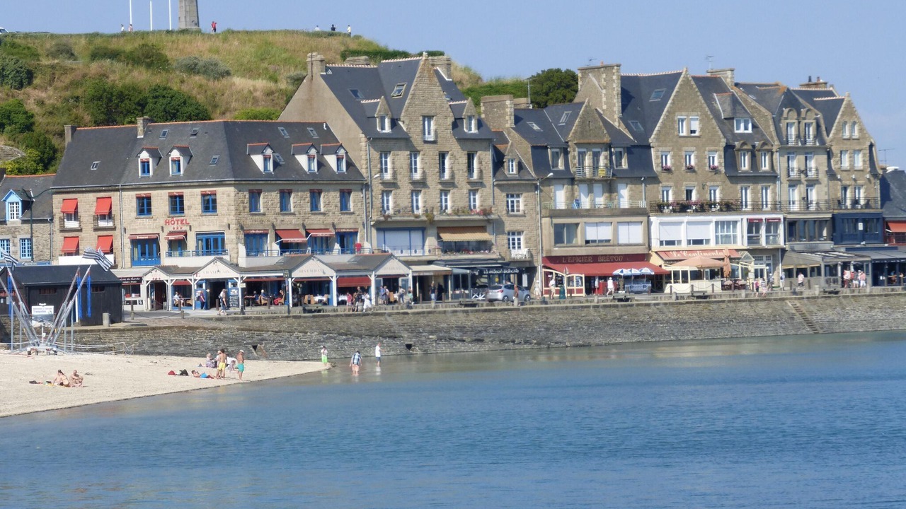 Photo of Buildings in Saint-Brice-en-Cogles