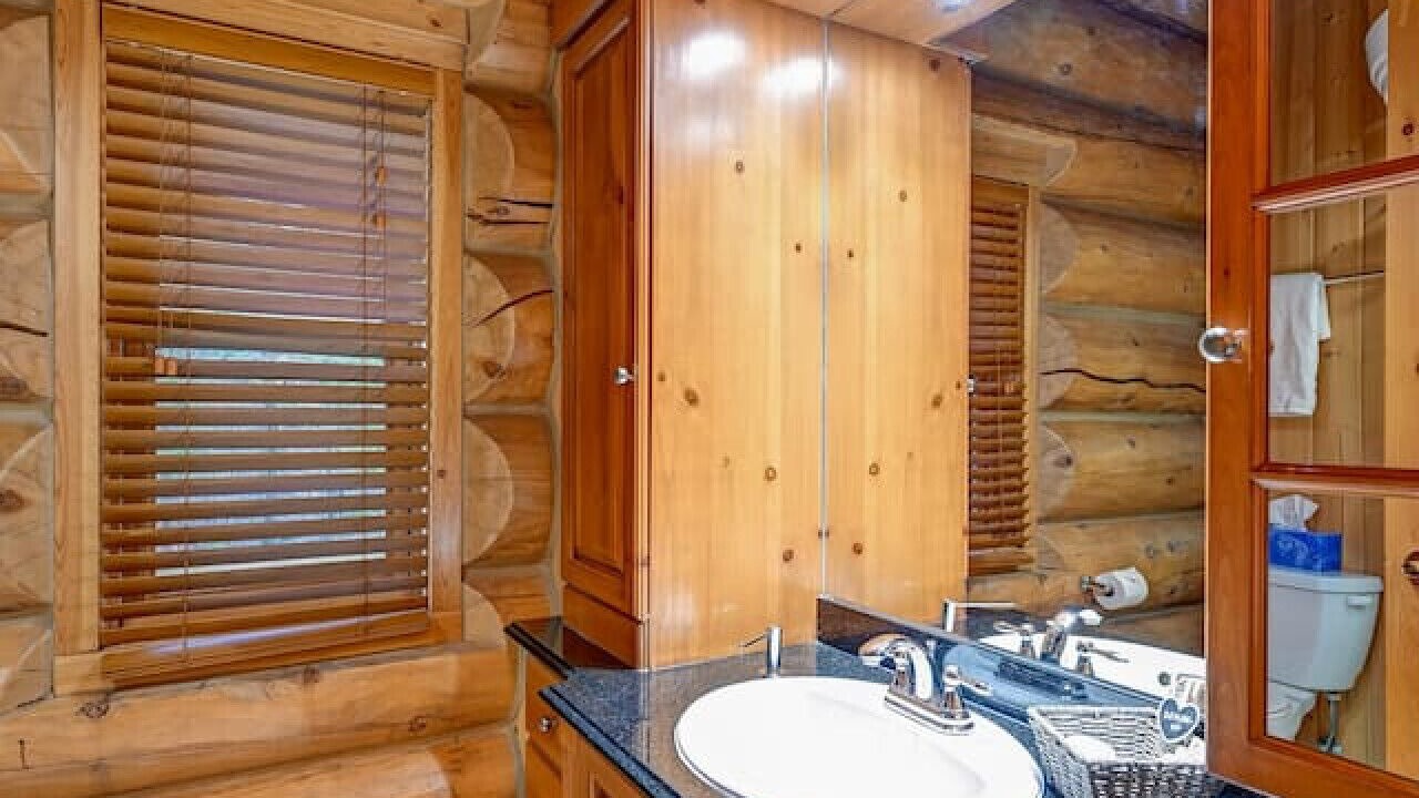 Photo of Bathroom in Mille-Isles