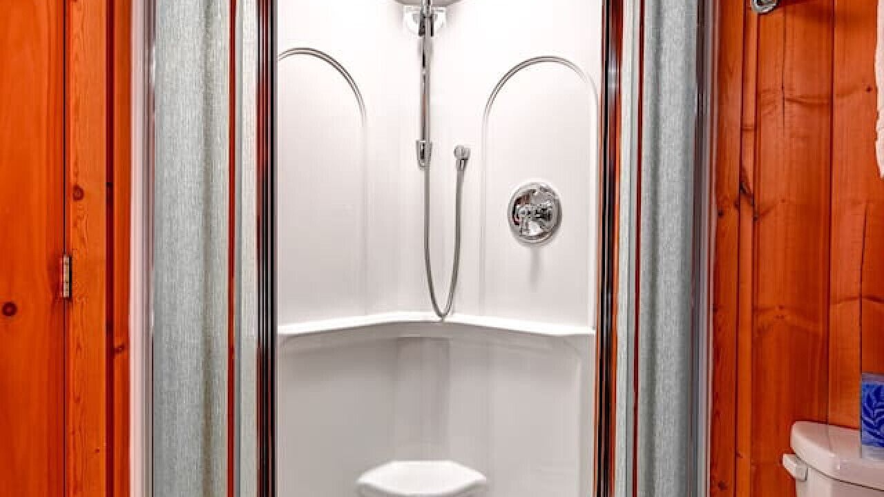 Photo of Bathroom in Mille-Isles
