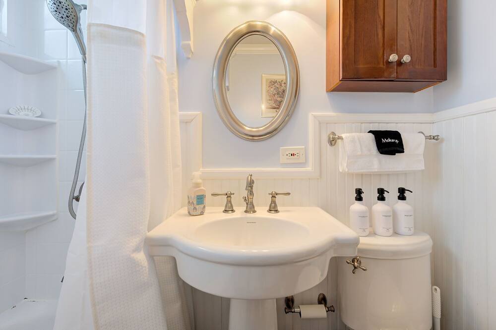 Photo of Bathroom in Central Oklahoma City