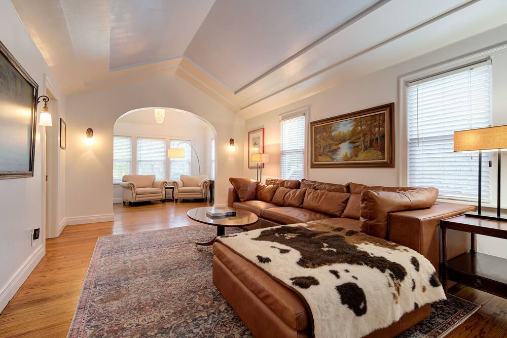 Photo of Livingroom in Central Oklahoma City