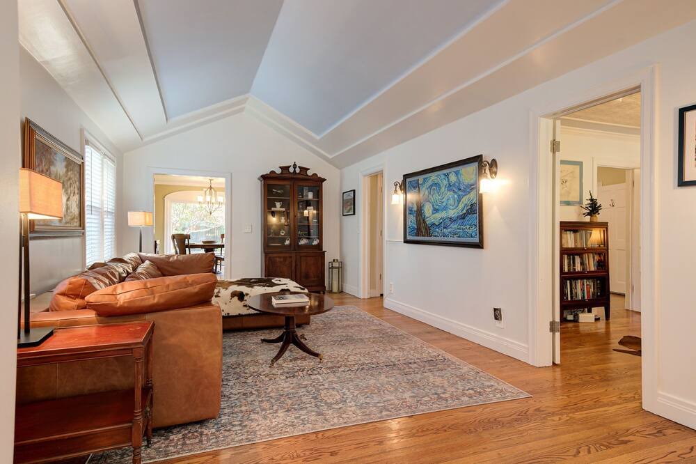 Photo of Livingroom in Central Oklahoma City