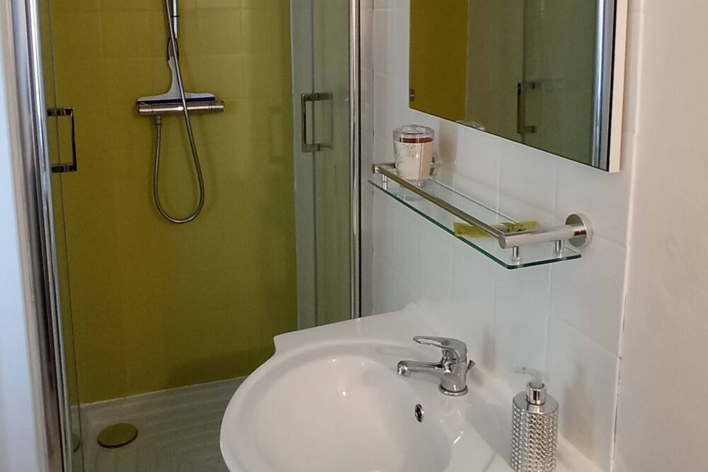 Photo of Bathroom in Fougax-et-Barrineuf