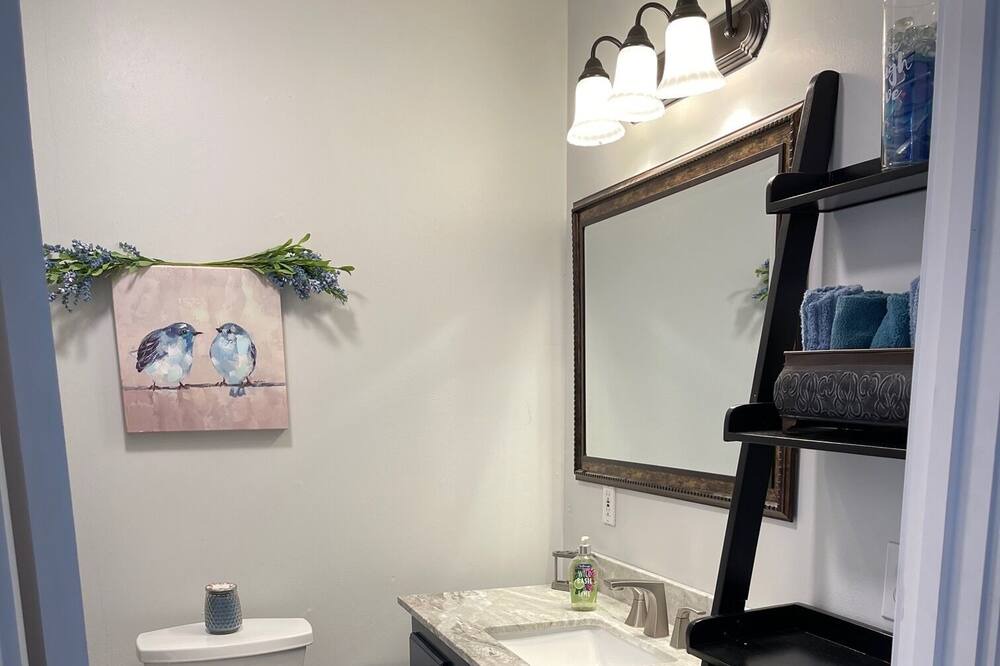 Photo of Bathroom in Anacoco