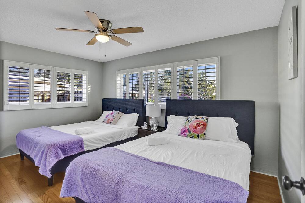 Photo of Bedroom in Oakland Park