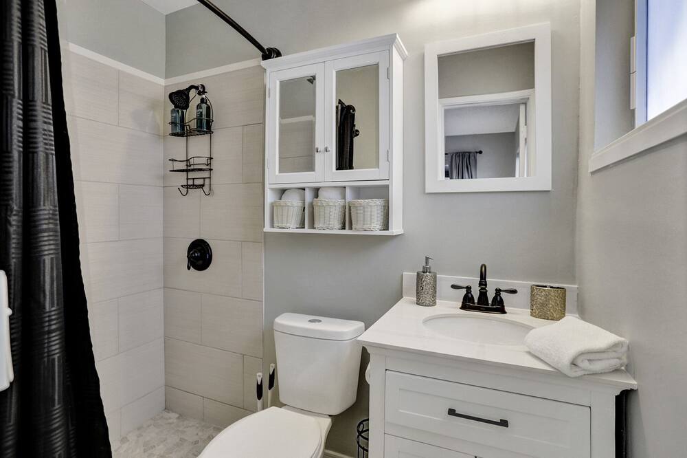 Photo of Bathroom in Oakland Park
