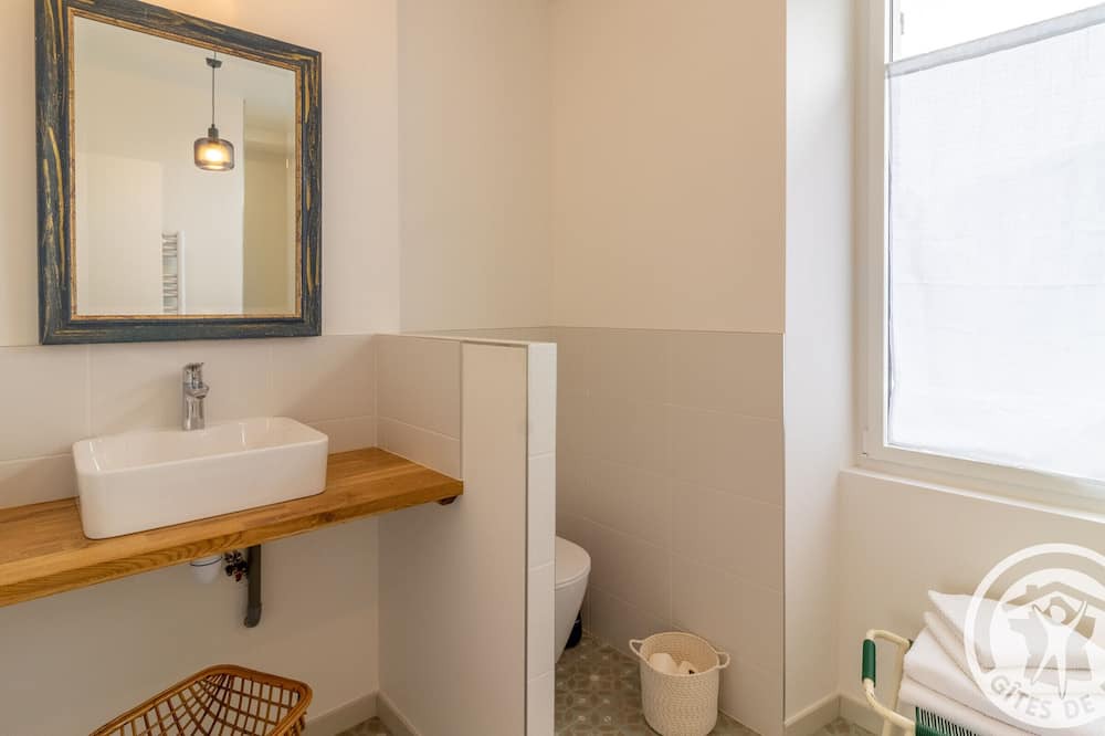 Photo of Bathroom in Saint Maurille