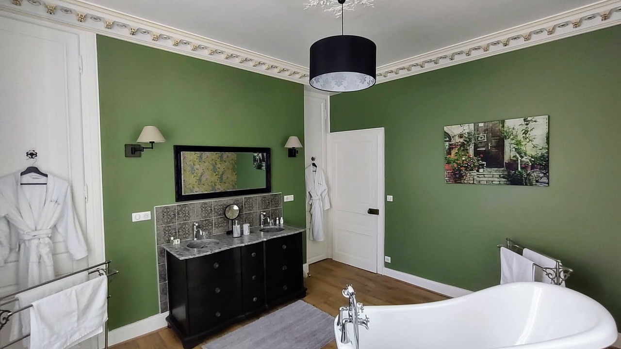 Photo of Bathroom in Saint-Leonard