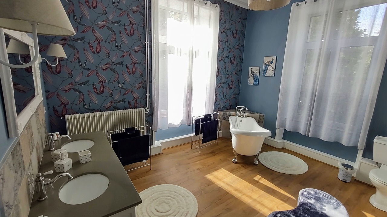 Photo of Bathroom in Saint-Leonard