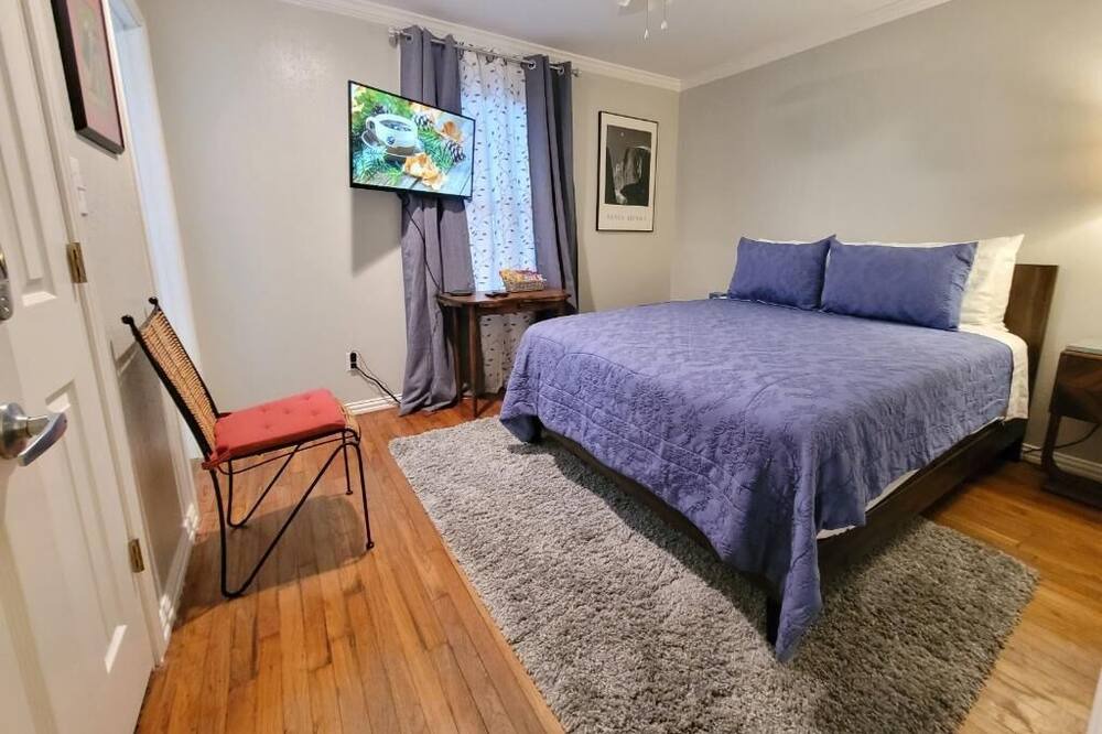 Photo of Bedroom in Garden Oaks