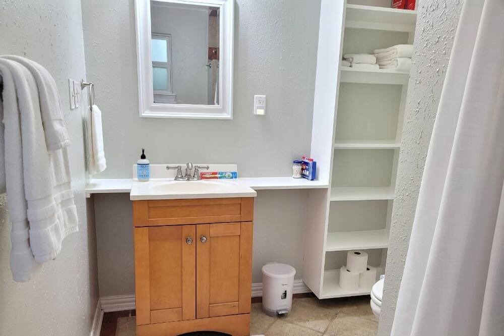 Photo of Bathroom in Garden Oaks