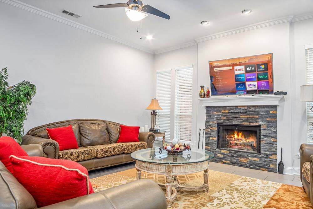 Photo of Livingroom in Garland