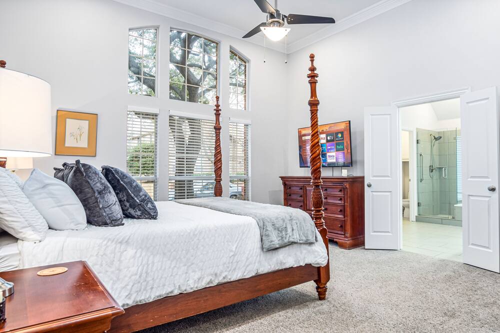 Photo of Bedroom in Garland