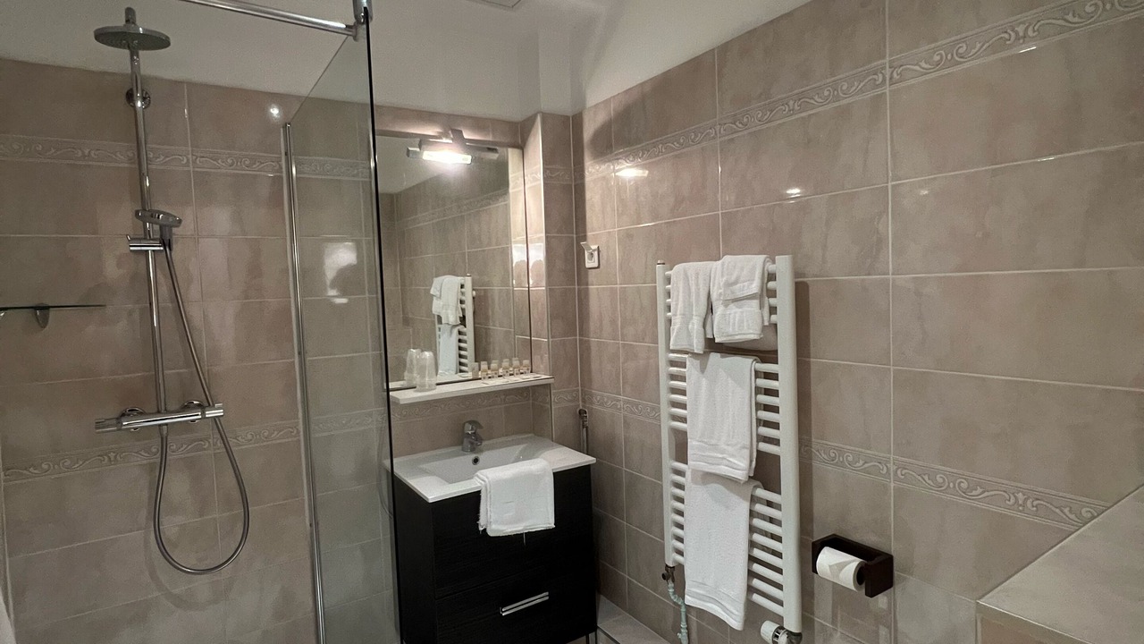 Photo of Bathroom in Saint-Arnoult-en-Yvelines