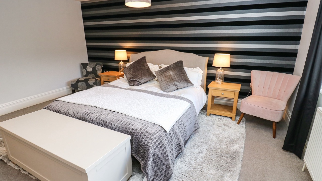 Photo of Others in Padfield