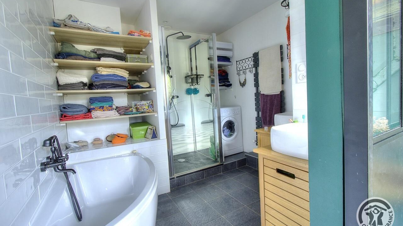 Photo of Others in Oullins