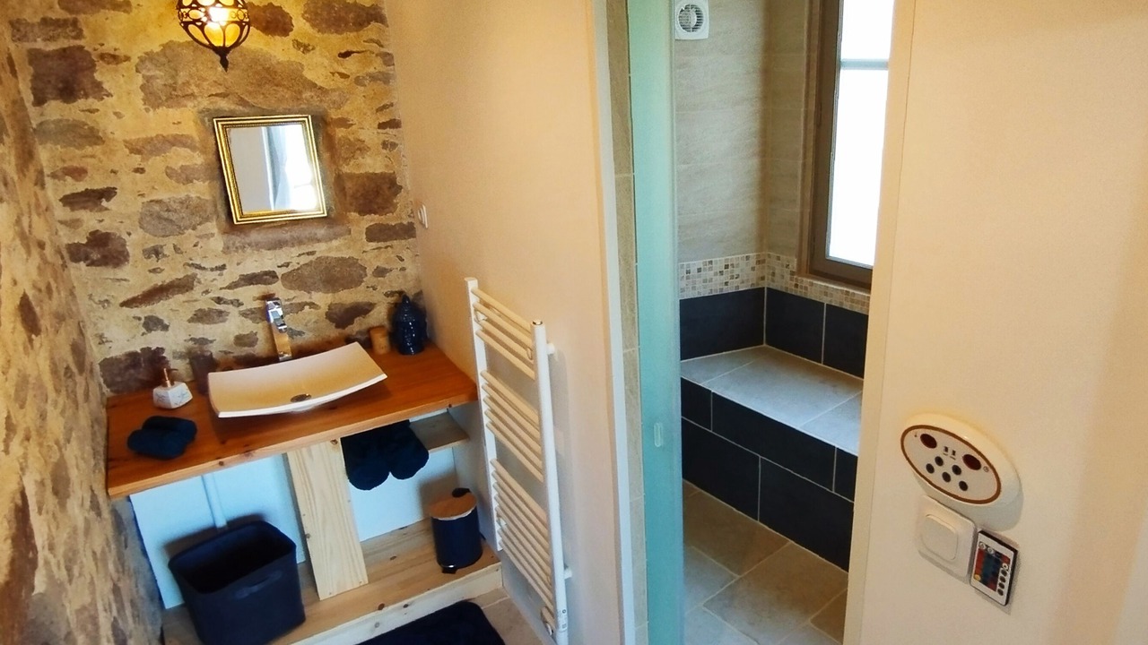 Photo of Bathroom in Lege