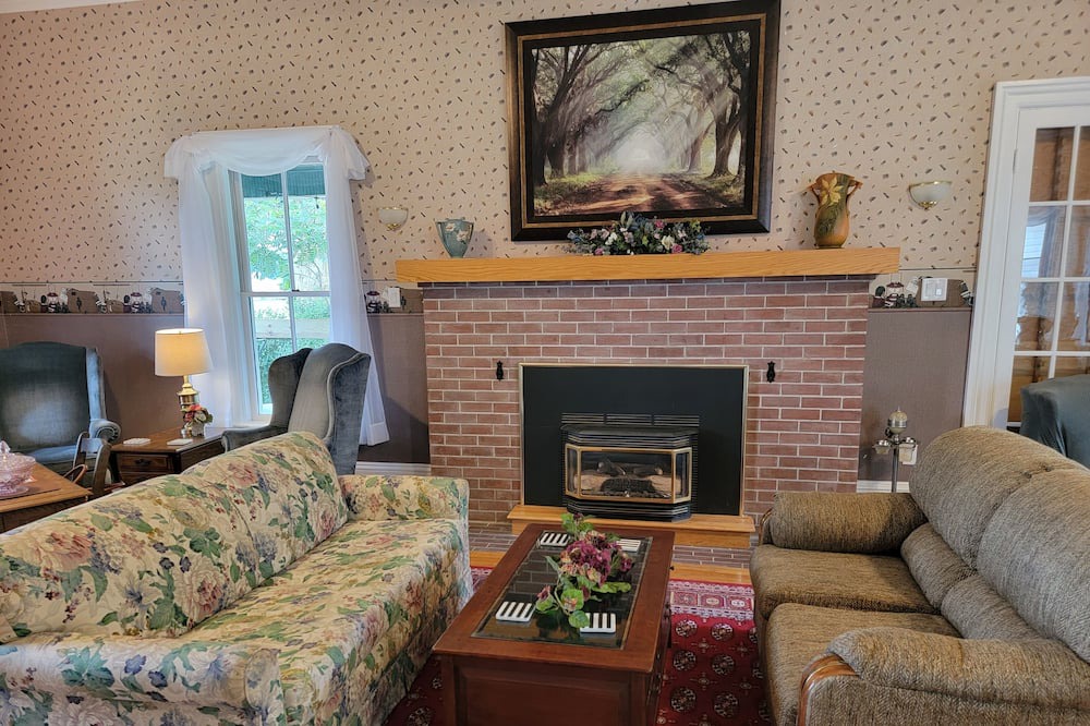 Photo of Livingroom in Titusville