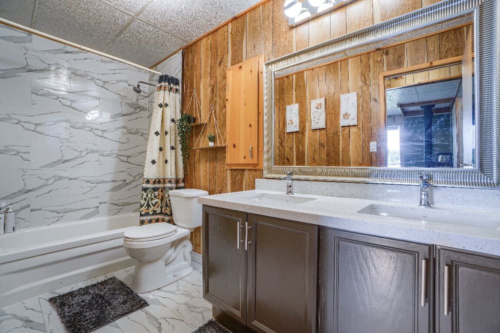 Photo of Bathroom in Coboconk
