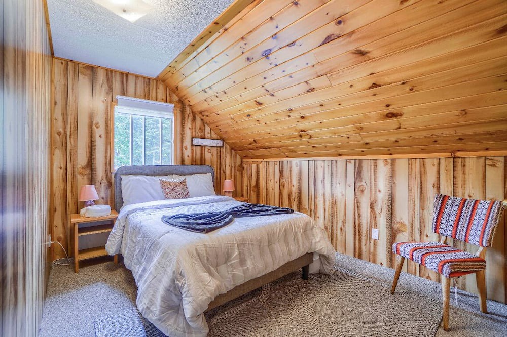 Photo of Bedroom in Coboconk