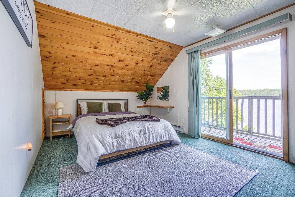 Photo of Bedroom in Coboconk